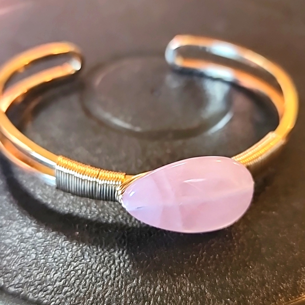 Avon Heartland Cuff Bracelet In Rose Quartz